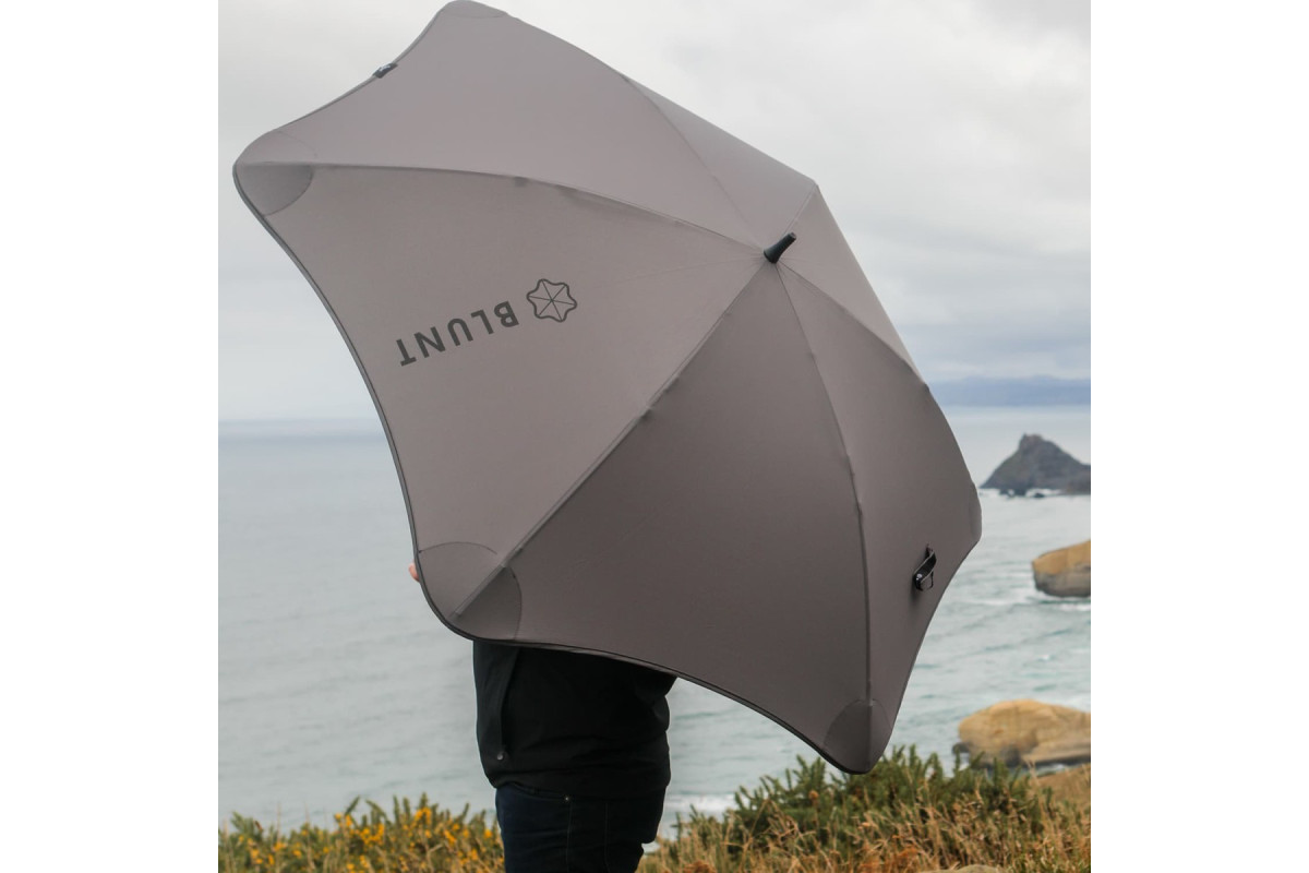 BLUNT Sport Umbrella